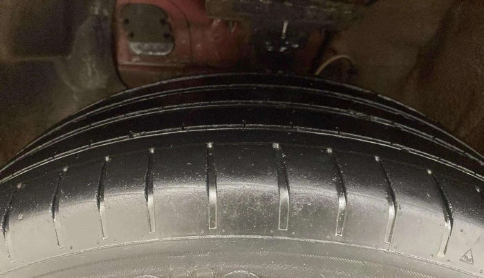 2018 Hyundai Elite i20 ASTA 1.2 (O), Petrol, Manual, 82,483 km, Left Front Tyre Tread