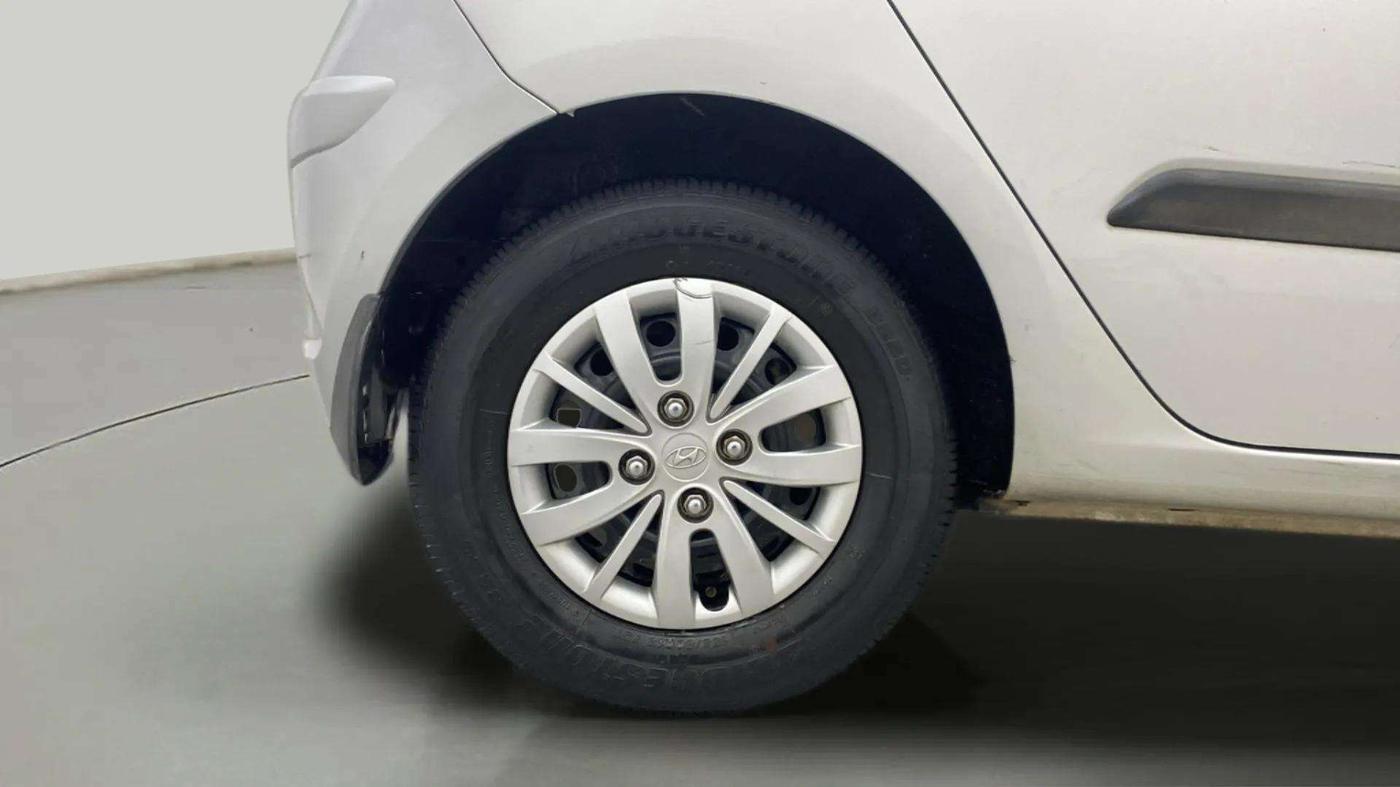 2014 Hyundai i10 SPORTZ 1.1, Petrol, Manual, 45,119 km, Right Rear Wheel