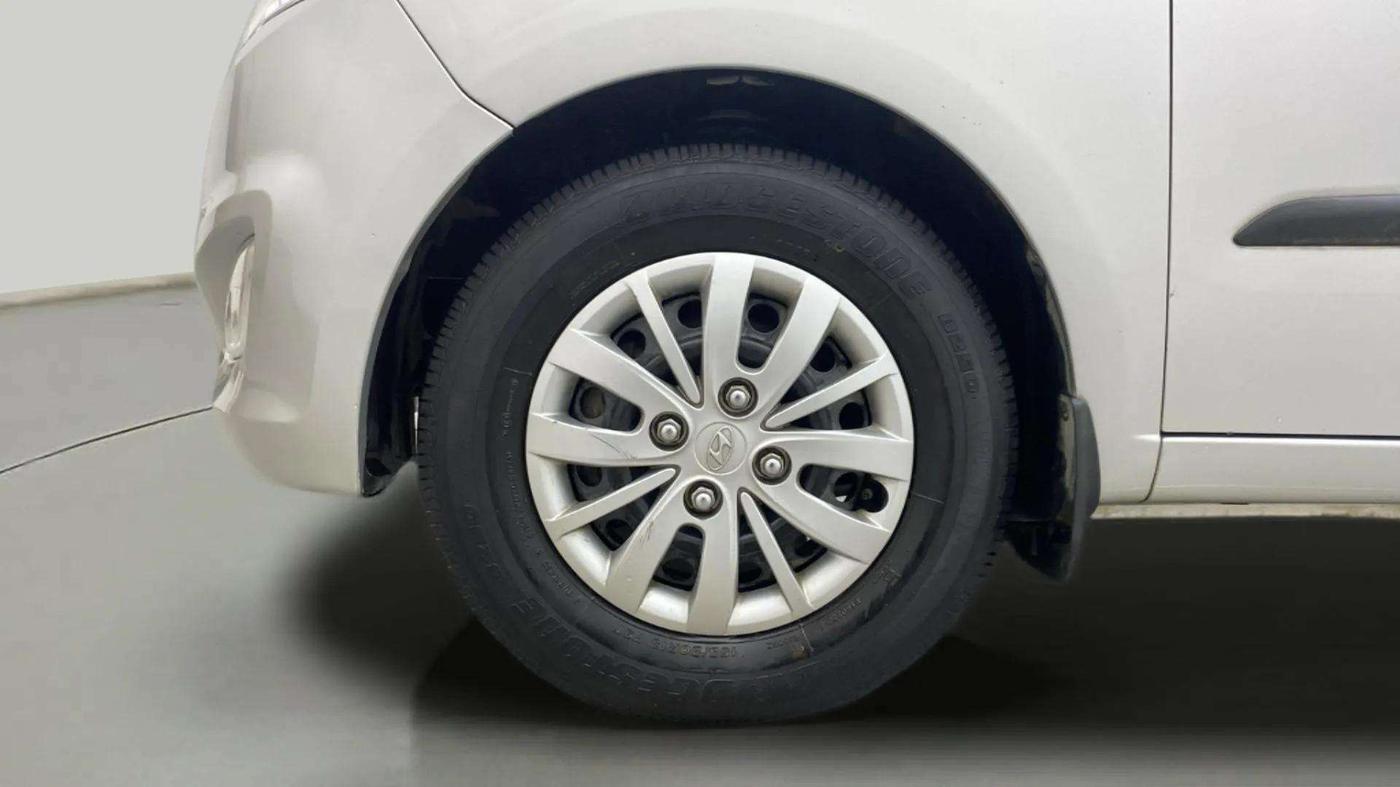 2014 Hyundai i10 SPORTZ 1.1, Petrol, Manual, 45,119 km, Left Front Wheel