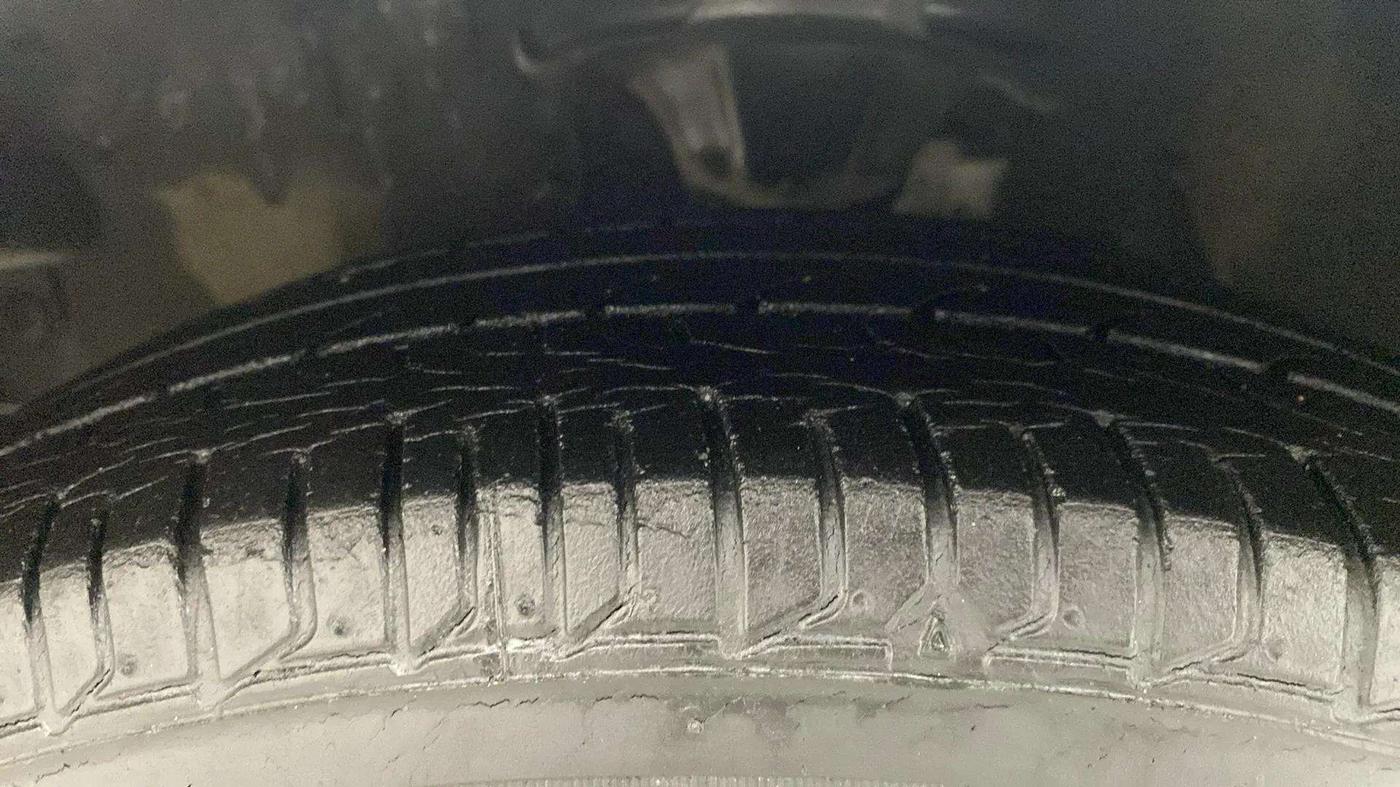 2014 Hyundai i10 SPORTZ 1.1, Petrol, Manual, 45,119 km, Left Front Tyre Tread