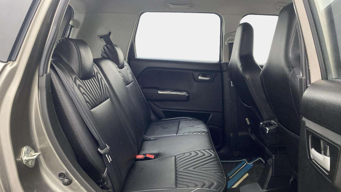 2023 Maruti New Wagon-R ZXI 1.2, Petrol, Manual, 27,996 km, Right Side Rear Door Cabin