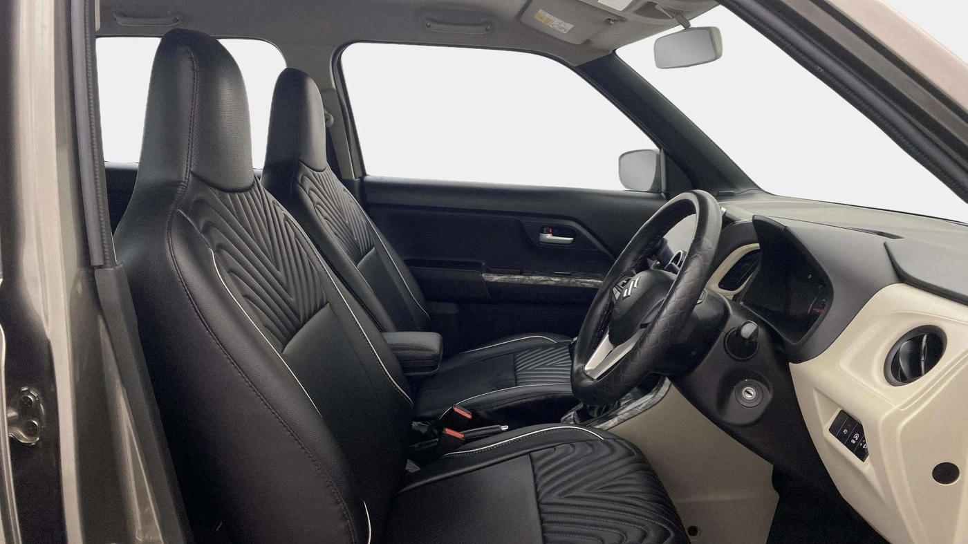2023 Maruti New Wagon-R ZXI 1.2, Petrol, Manual, 27,996 km, Right Side Front Door Cabin