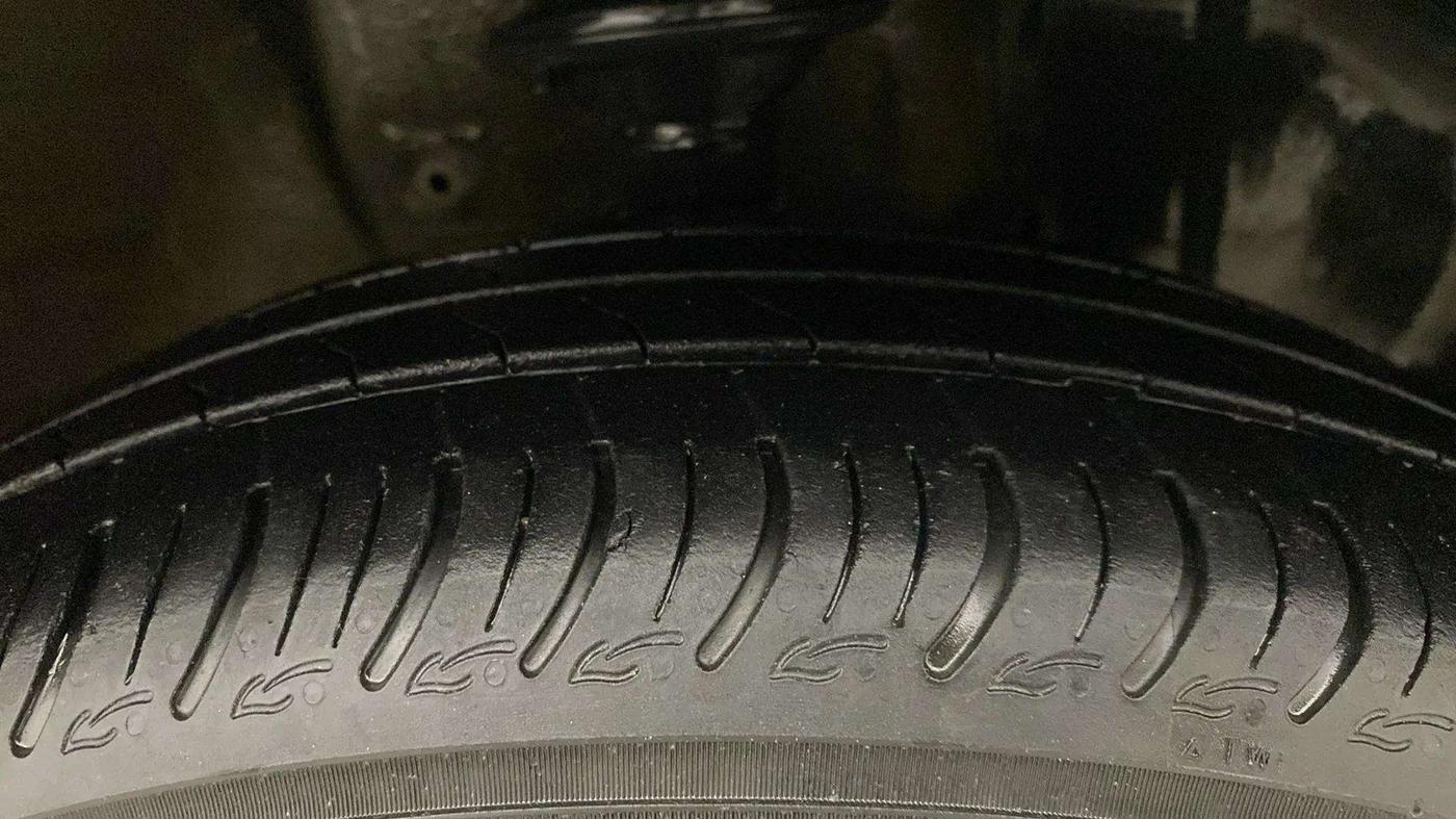2023 Maruti New Wagon-R ZXI 1.2, Petrol, Manual, 27,996 km, Right Front Tyre Tread