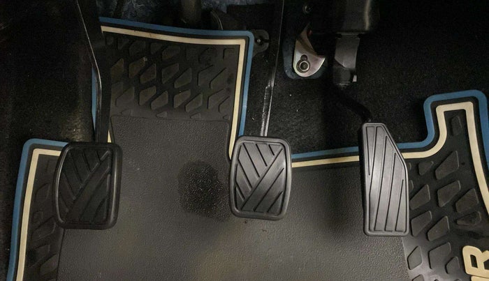 2023 Maruti New Wagon-R ZXI 1.2, Petrol, Manual, 27,996 km, Pedals