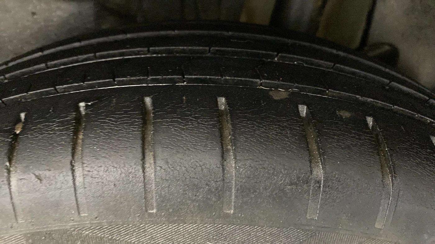 2020 Maruti Swift ZXI PLUS, Petrol, Manual, 39,286 km, Left Rear Tyre Tread