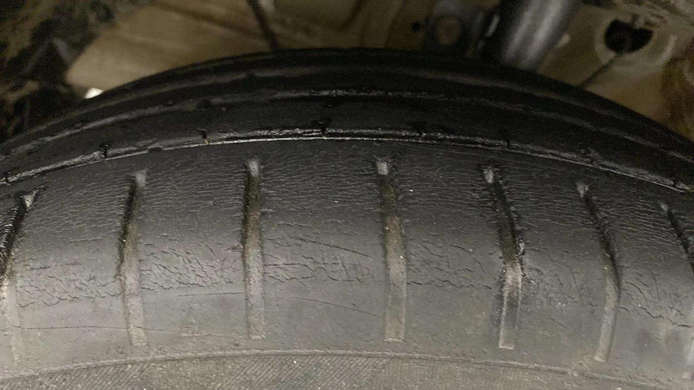2020 Maruti Swift ZXI PLUS, Petrol, Manual, 39,286 km, Left Front Tyre Tread