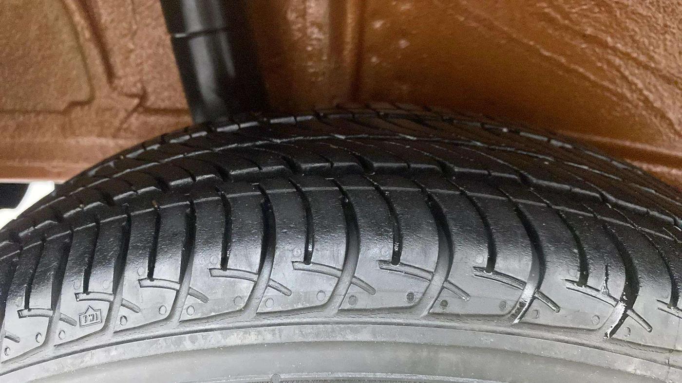 2020 Maruti New Wagon-R VXI 1.2 AMT, Petrol, Automatic, 16,590 km, Right Front Tyre Tread