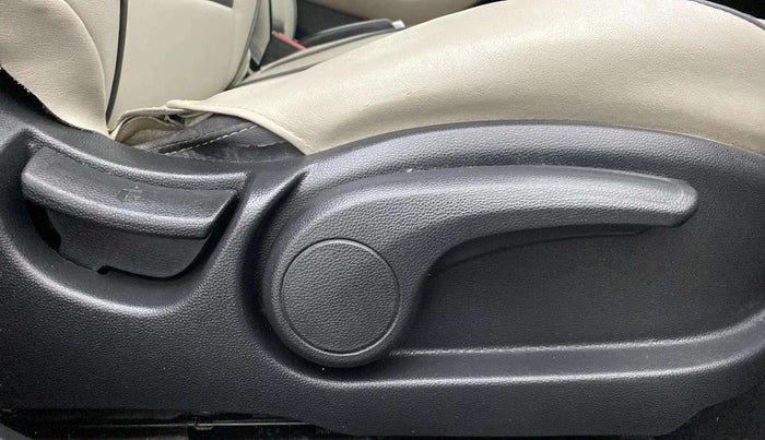 2018 Hyundai Elite i20 ASTA 1.2  CVT, Petrol, Automatic, 21,857 km, Driver Side Adjustment Panel