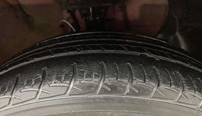 2018 Hyundai Elite i20 ASTA 1.2  CVT, Petrol, Automatic, 21,857 km, Right Front Tyre Tread
