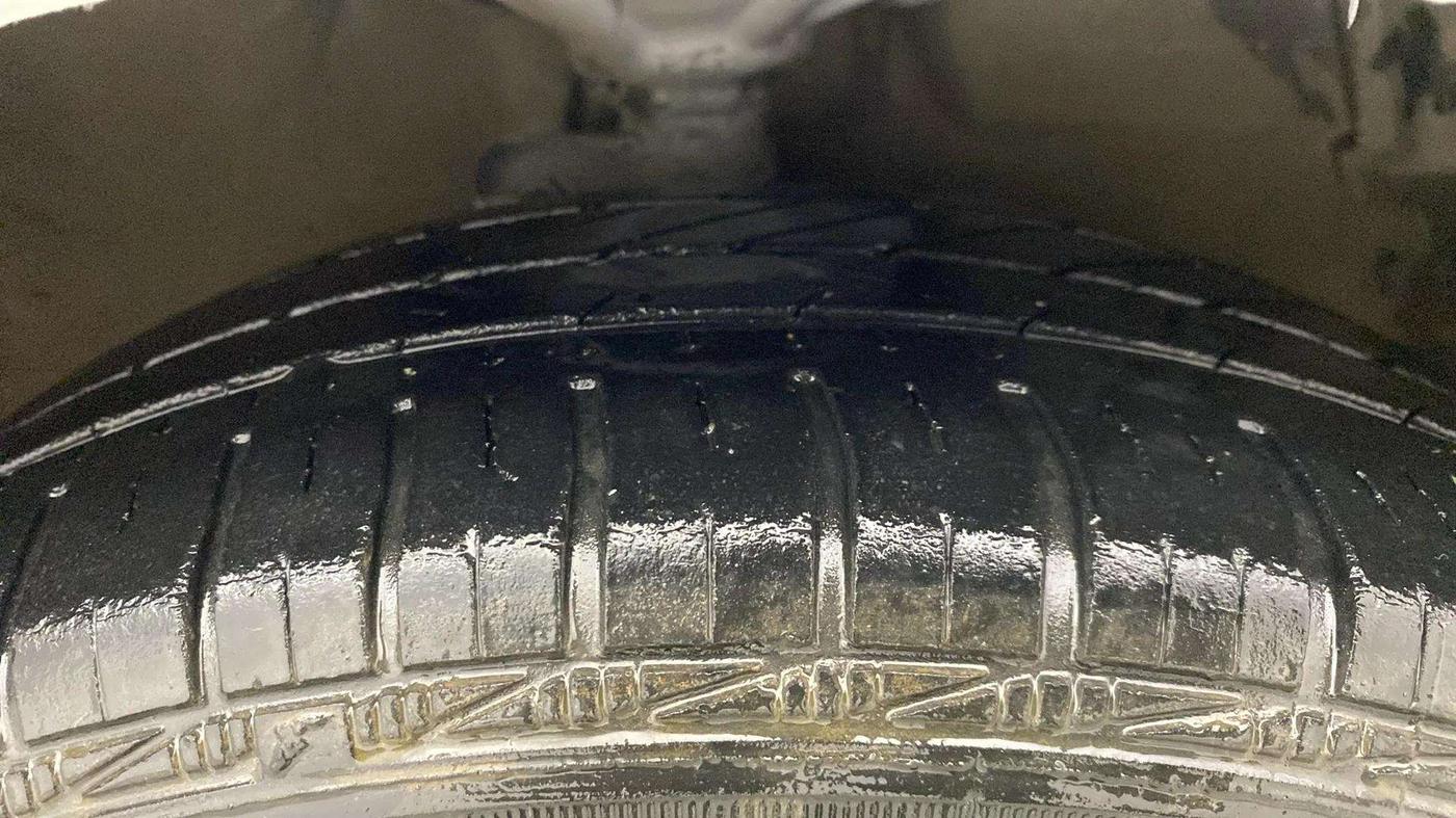 2018 Maruti Celerio VXI AMT (O), Petrol, Automatic, 35,549 km, Right Front Tyre Tread