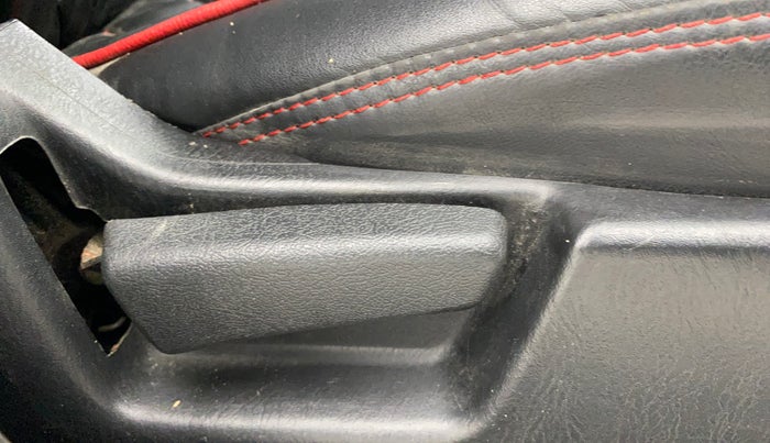 2019 Maruti Alto LXI, Petrol, Manual, 96,645 km, Driver Side Adjustment Panel