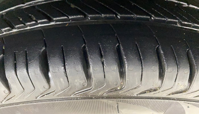 2019 Maruti Alto LXI, Petrol, Manual, 96,645 km, Right Front Tyre Tread