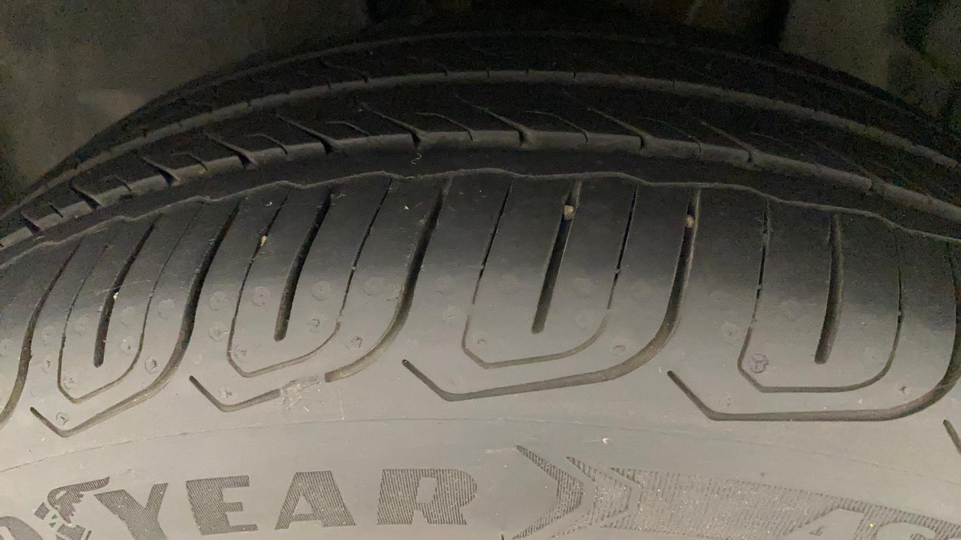 2021 Tata ALTROZ XZ PLUS PETROL, Petrol, Manual, 21,943 km, Left Front Tyre Tread