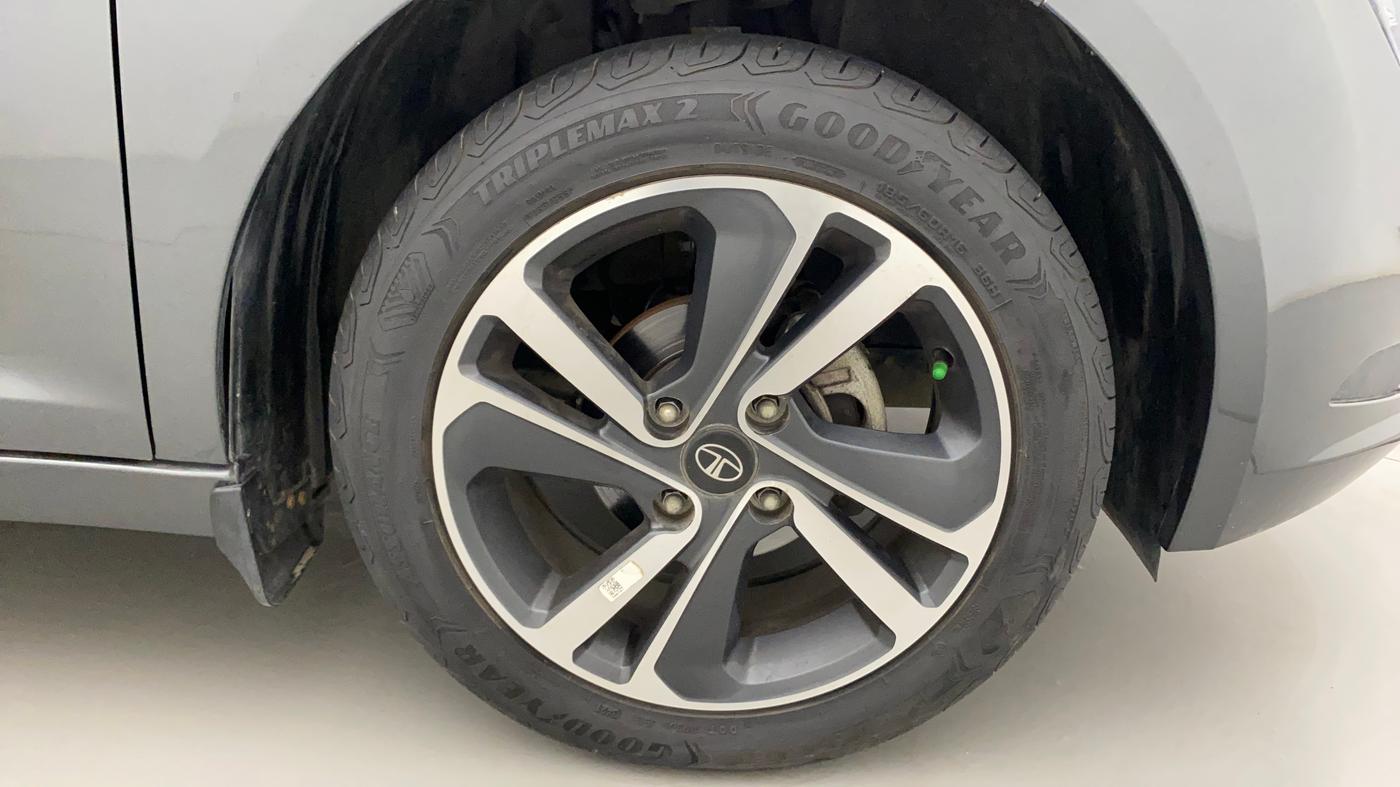 2021 Tata ALTROZ XZ PLUS PETROL, Petrol, Manual, 21,943 km, Right Front Wheel