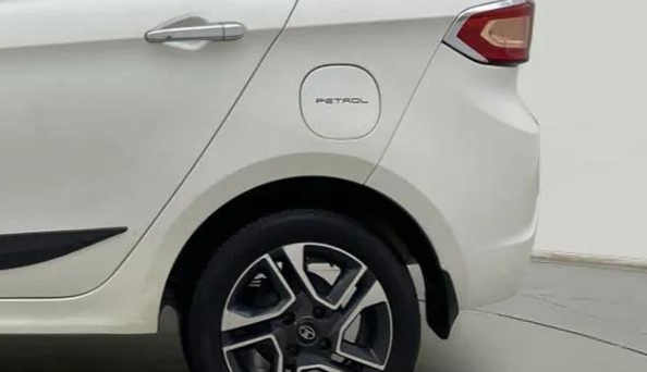 2017 Tata TIGOR XZ (O) PETROL, Petrol, Manual, 39,164 km, Left quarter panel - Minor scratches