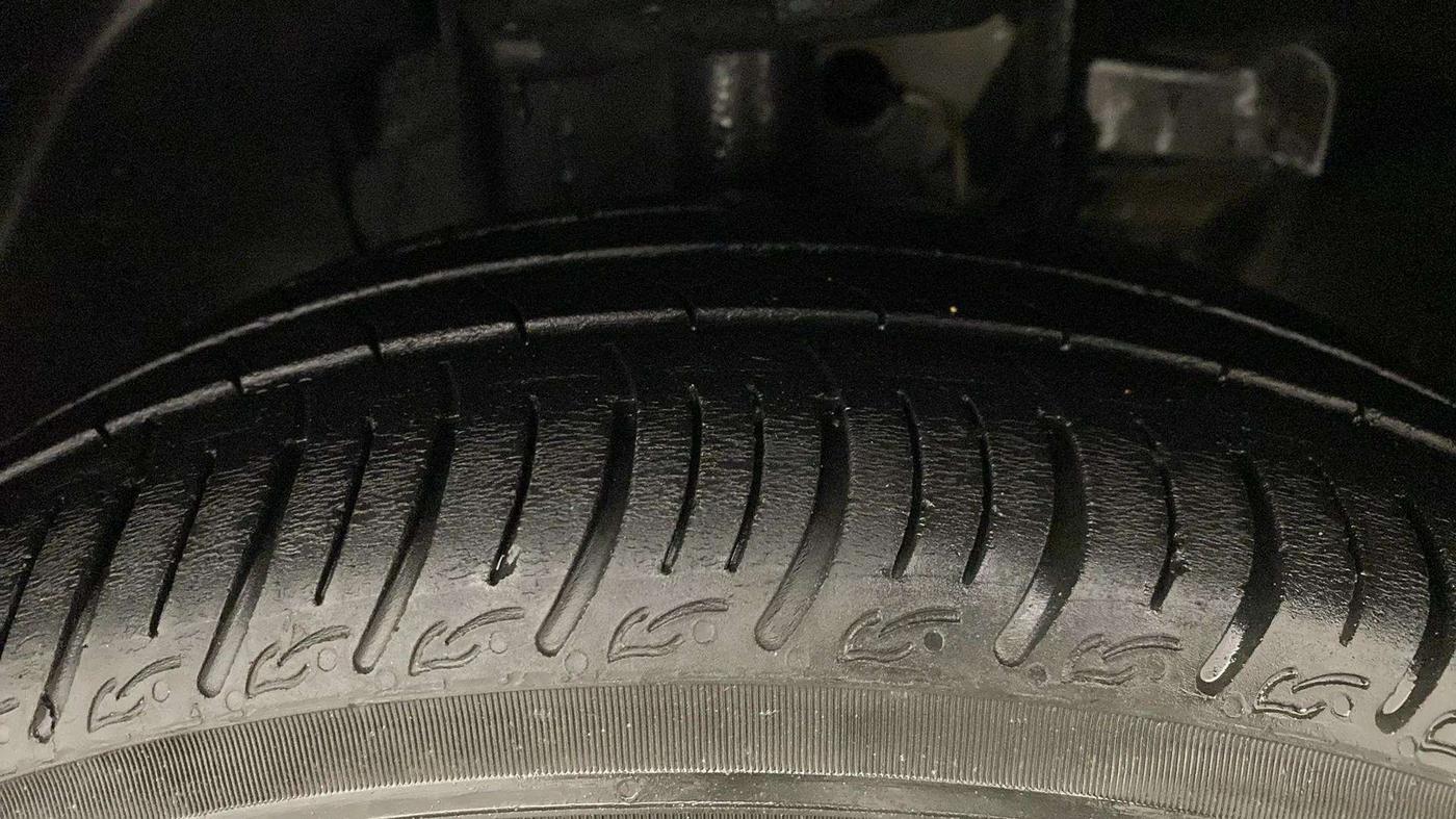2023 Tata TIGOR XZ PLUS CNG, CNG, Manual, 46,772 km, Right Front Tyre Tread