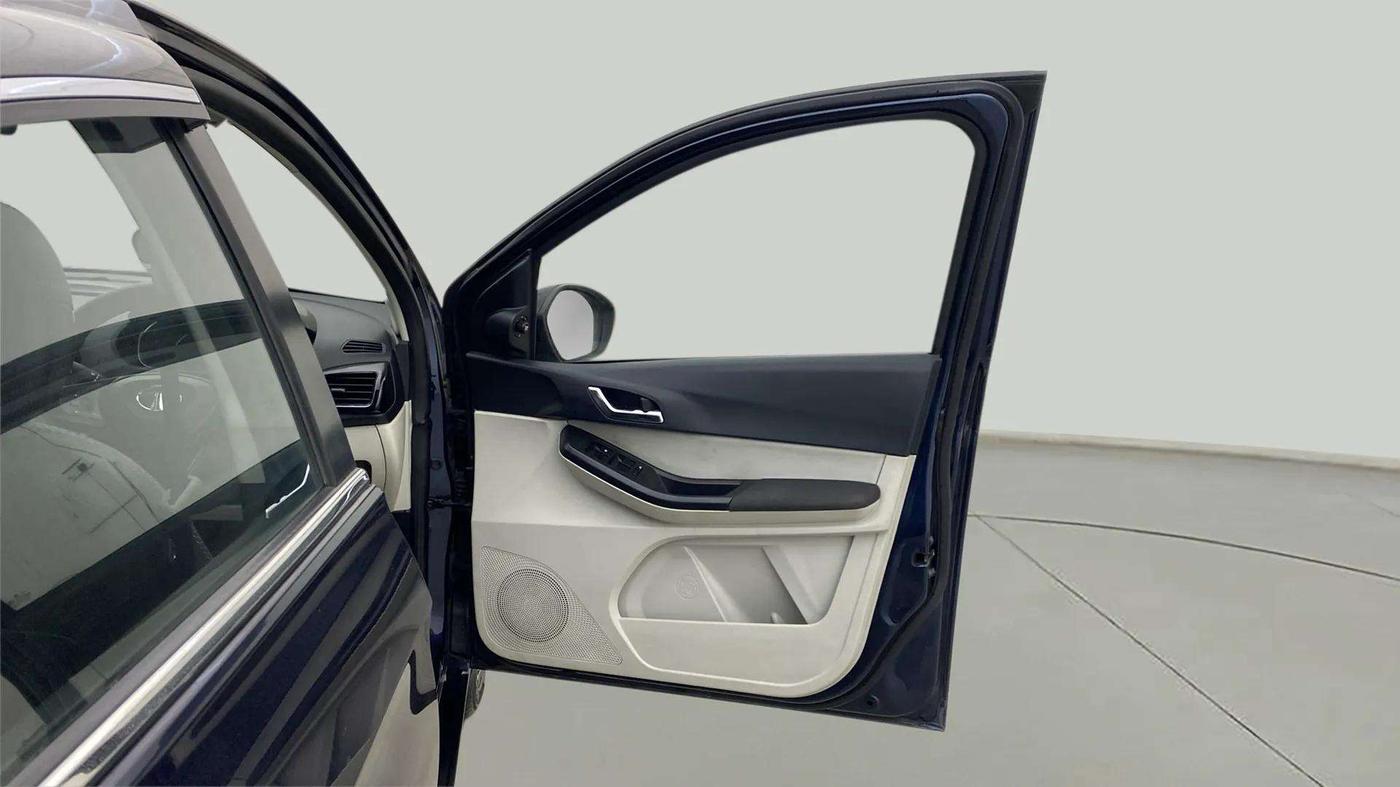 2023 Tata TIGOR XZ PLUS CNG, CNG, Manual, 46,772 km, RHS Front Door