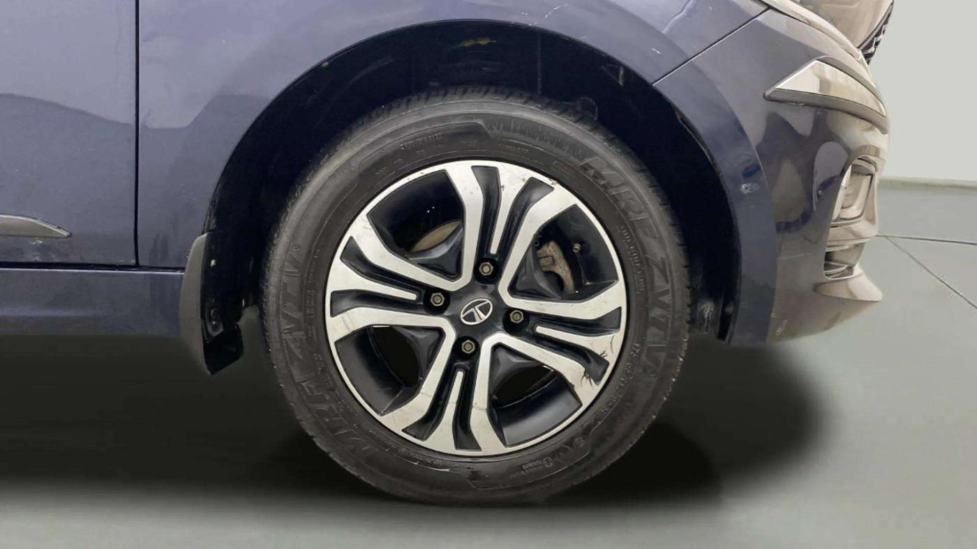 2023 Tata TIGOR XZ PLUS CNG, CNG, Manual, 46,772 km, Right Front Wheel