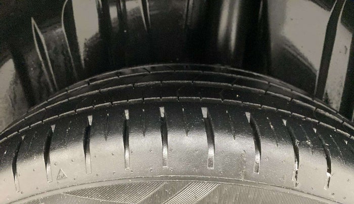 2022 Maruti Baleno ALPHA PETROL 1.2, Petrol, Manual, 14,253 km, Left Rear Tyre Tread