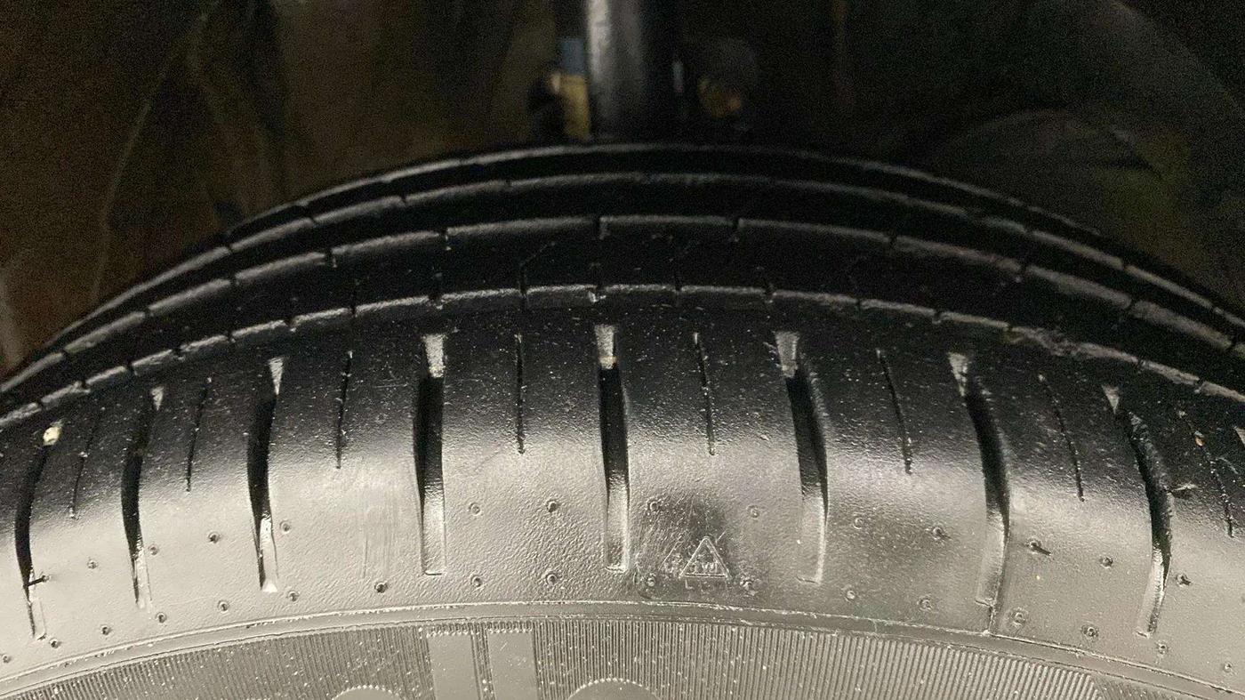 2022 Maruti Baleno ALPHA PETROL 1.2, Petrol, Manual, 14,351 km, Right Front Tyre Tread