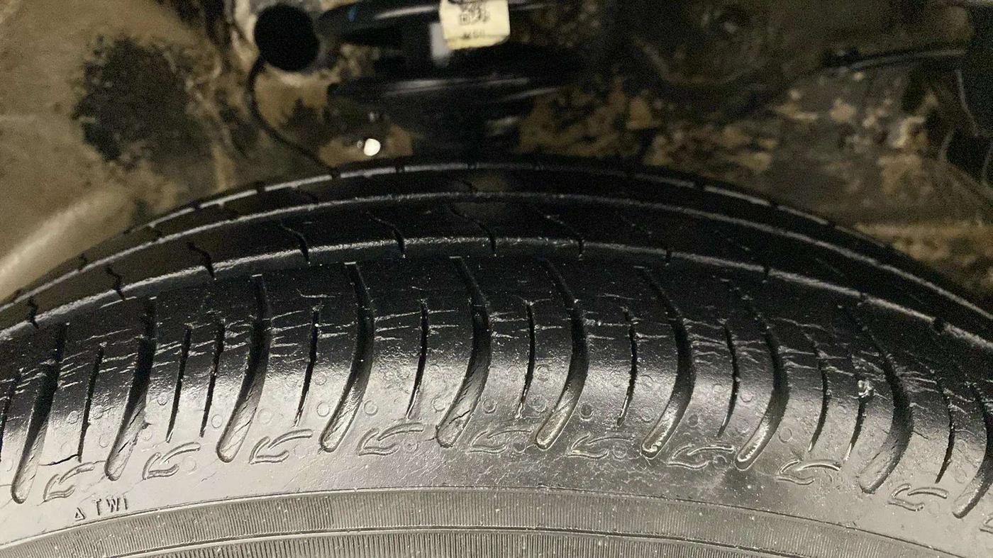 2020 Maruti S PRESSO VXI PLUS AMT, Petrol, Automatic, 9,764 km, Right Front Tyre Tread
