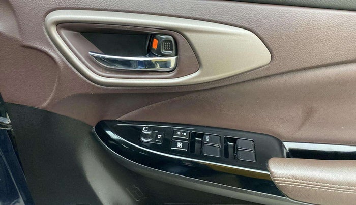 2023 Maruti FRONX ALPHA 1.0L TURBO 6 AT, Petrol, Automatic, 12,951 km, Driver Side Door Panels Control