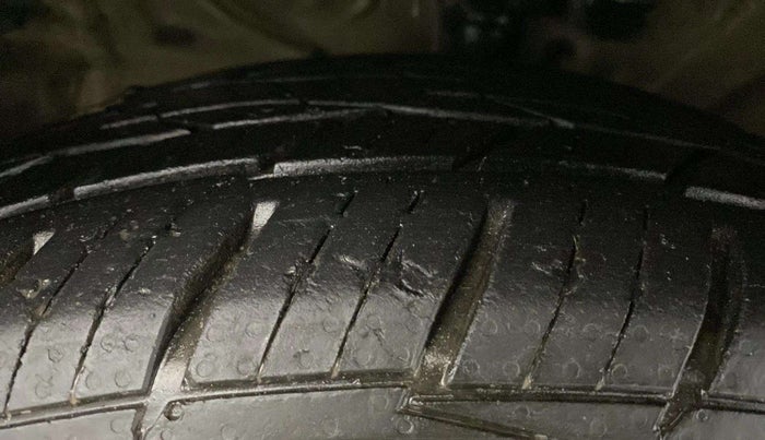 2020 KIA SELTOS HTX 1.5 DIESEL, Diesel, Manual, 93,101 km, Right Front Tyre Tread