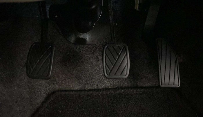 2016 Maruti Celerio VXI CNG, CNG, Manual, 86,742 km, Pedals