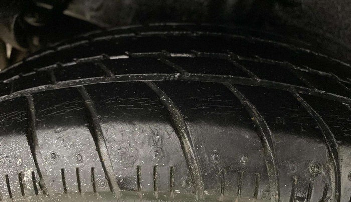 2016 Maruti Celerio VXI CNG, CNG, Manual, 86,742 km, Right Rear Tyre Tread