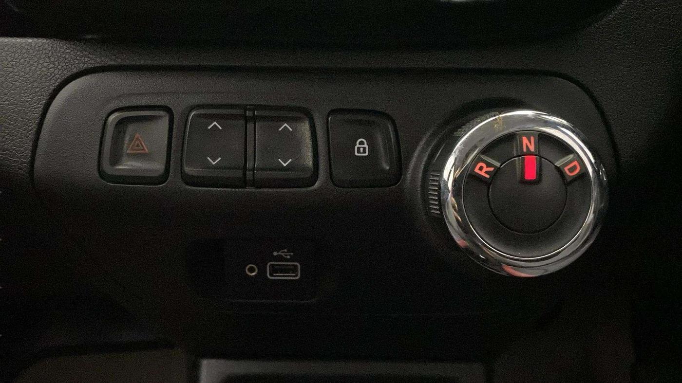 2019 Renault Kwid RXT 1.0 AMT (O), Petrol, Automatic, 42,049 km, Gear Lever