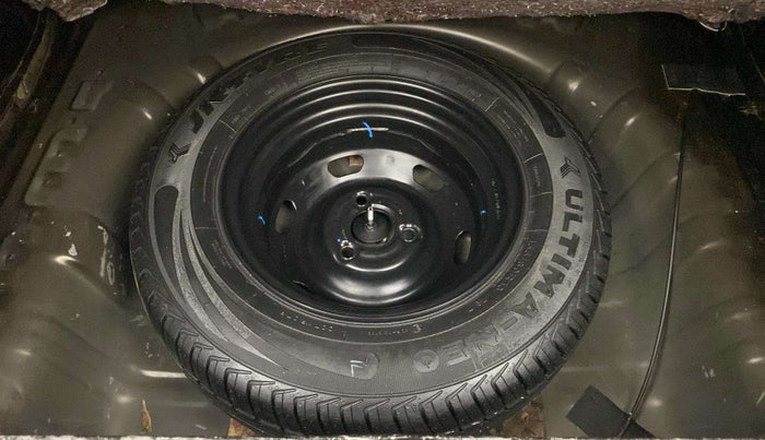 2019 Renault Kwid RXT 1.0 AMT (O), Petrol, Automatic, 42,049 km, Spare Tyre