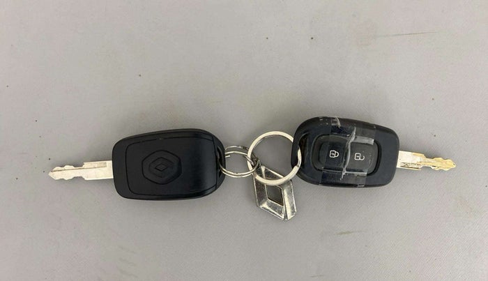 2019 Renault Kwid RXT 1.0 AMT (O), Petrol, Automatic, 42,049 km, Key Close Up