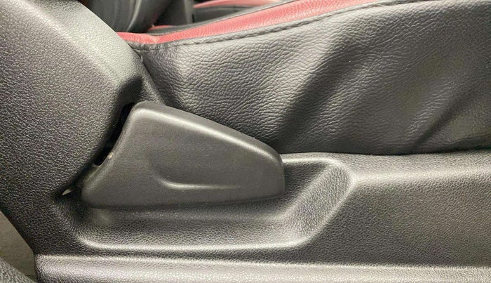 2019 Renault Kwid RXT 1.0 AMT (O), Petrol, Automatic, 42,049 km, Driver Side Adjustment Panel
