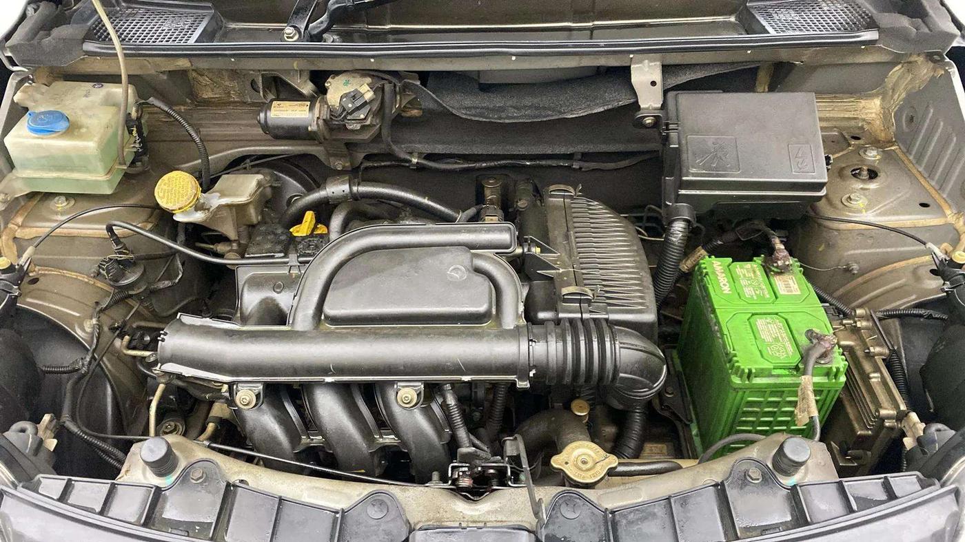 2019 Renault Kwid RXT 1.0 AMT (O), Petrol, Automatic, 42,049 km, Engine View