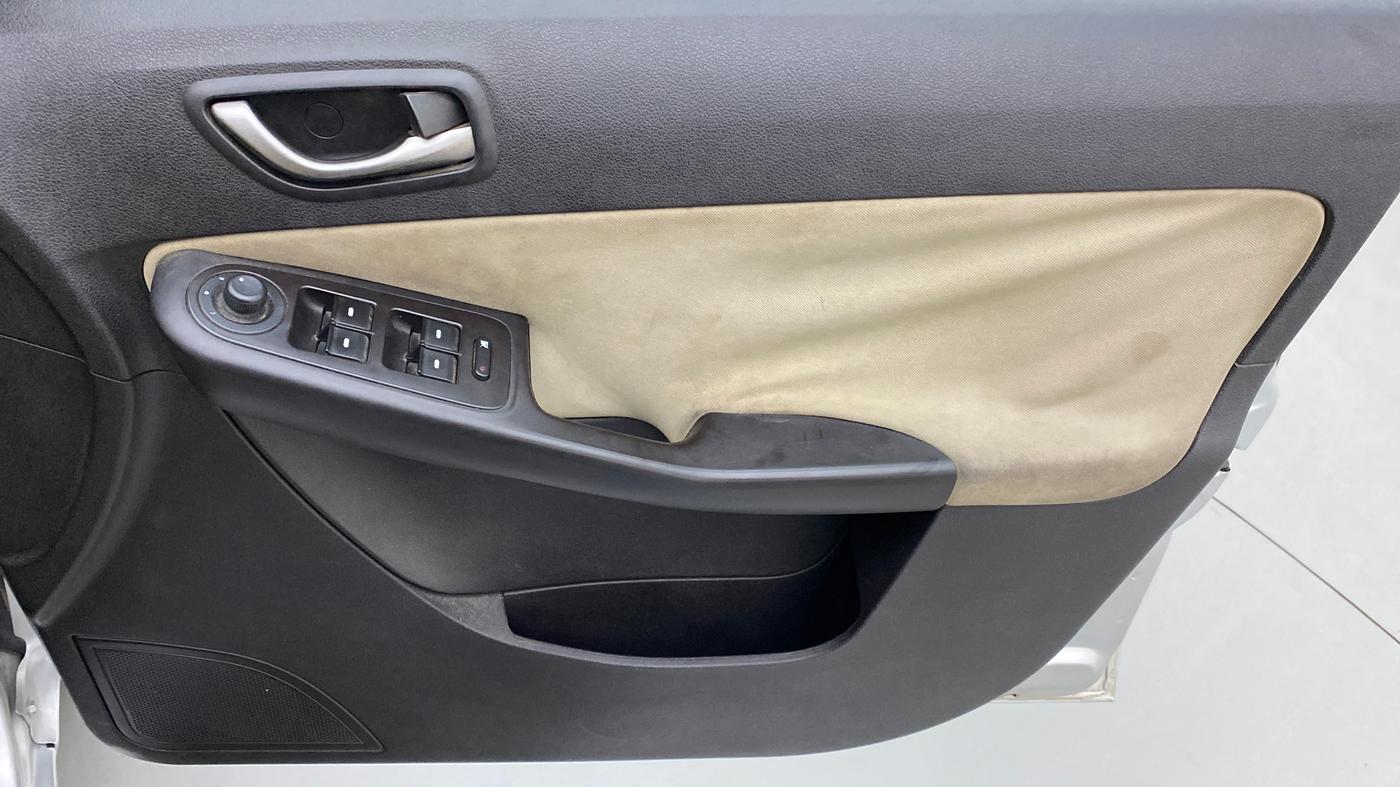 2017 Tata Zest XT PETROL, Petrol, Manual, 51,776 km, Driver Side Door Panels Control