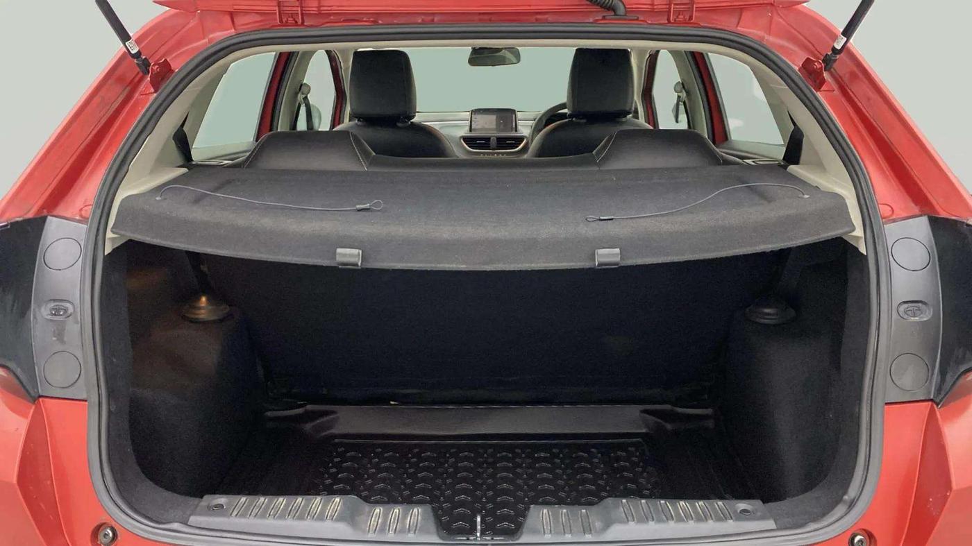2021 Tata ALTROZ XT PETROL, Petrol, Manual, 21,415 km, Boot Inside