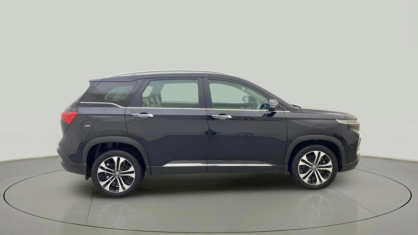 2022 MG HECTOR SHARP 1.5 PETROL CVT, Petrol, Automatic, 35,878 km, Right Side View
