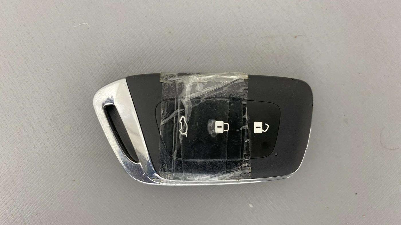 2022 MG HECTOR SHARP 1.5 PETROL CVT, Petrol, Automatic, 35,878 km, Key Close Up