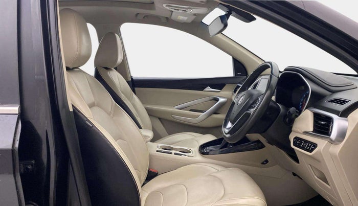 2022 MG HECTOR SHARP 1.5 PETROL CVT, Petrol, Automatic, 35,878 km, Right Side Front Door Cabin