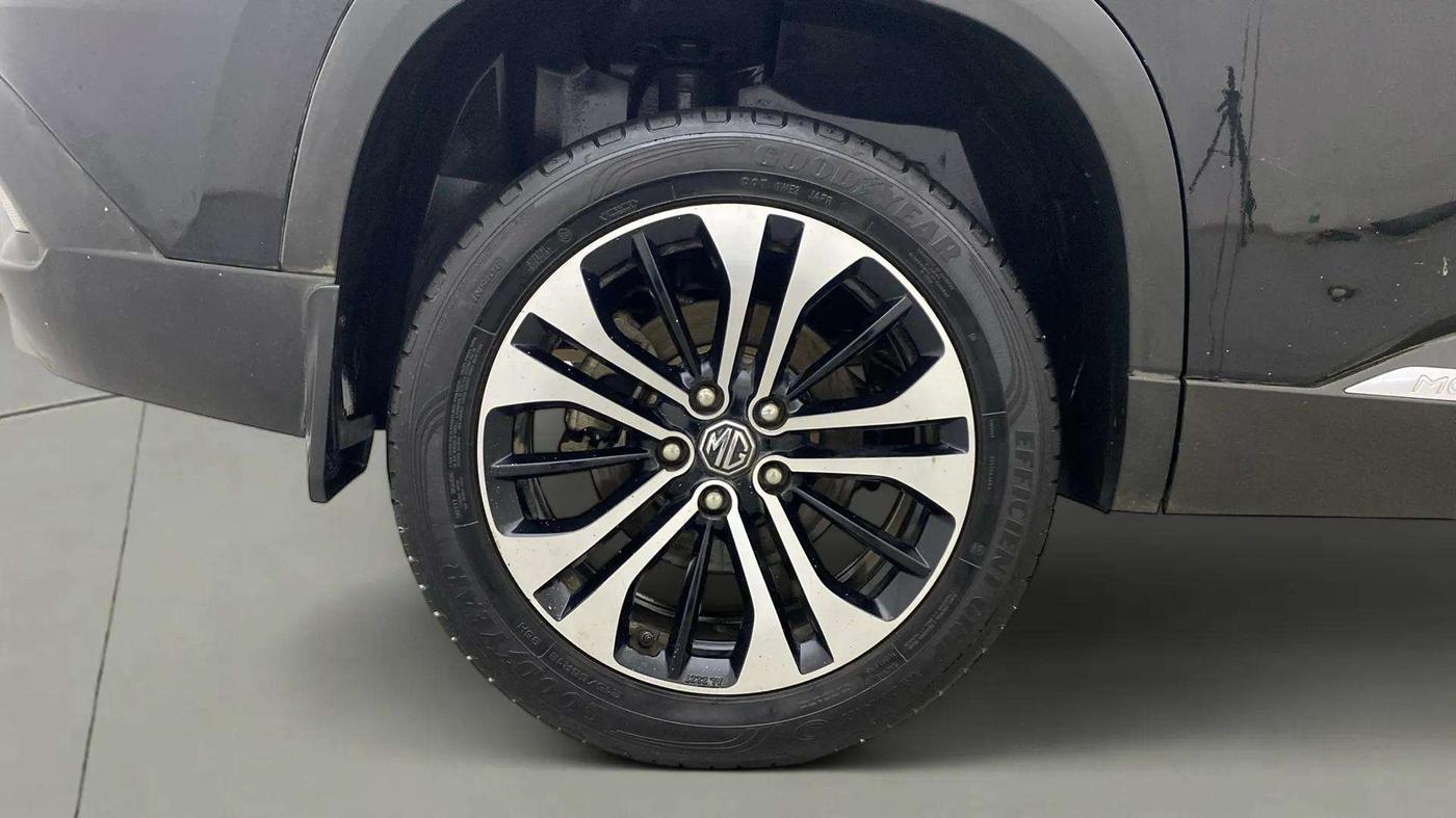 2022 MG HECTOR SHARP 1.5 PETROL CVT, Petrol, Automatic, 35,878 km, Right Rear Wheel