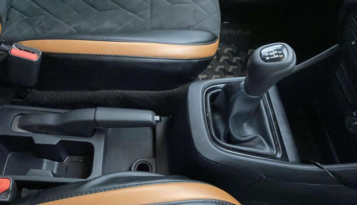 2021 Tata PUNCH ADVENTURE MT, Petrol, Manual, 41,434 km, Gear Lever