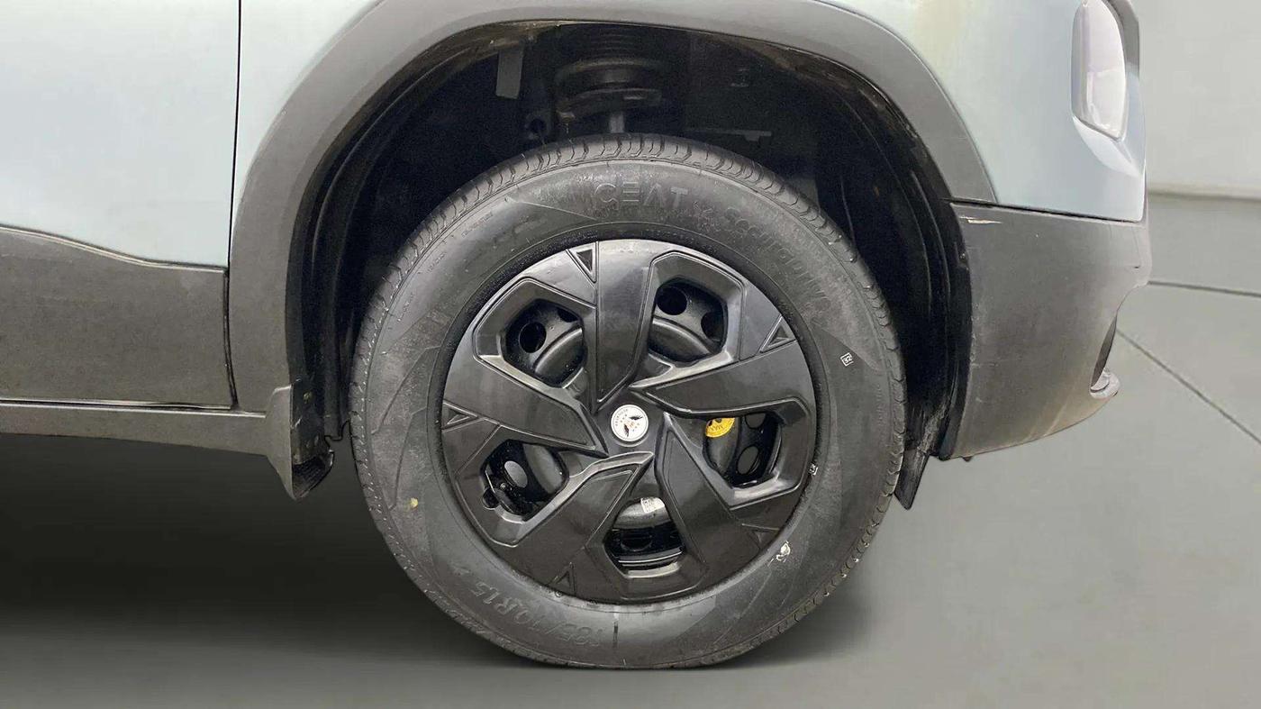 2021 Tata PUNCH ADVENTURE MT, Petrol, Manual, 41,434 km, Right Front Wheel