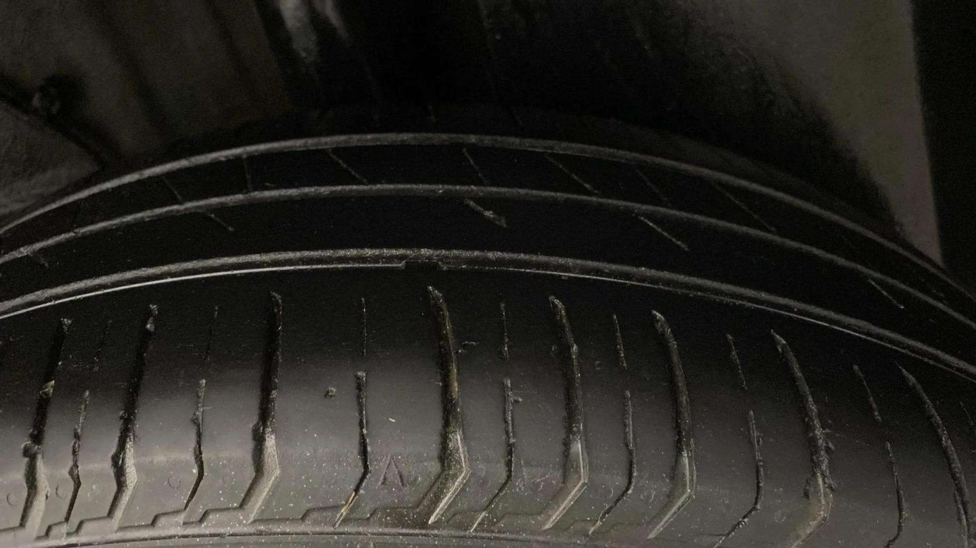 2021 Tata PUNCH ADVENTURE MT, Petrol, Manual, 41,434 km, Left Rear Tyre Tread