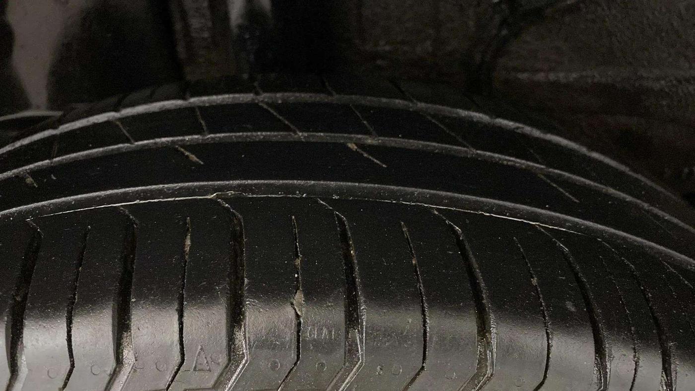 2021 Tata PUNCH ADVENTURE MT, Petrol, Manual, 41,434 km, Right Rear Tyre Tread