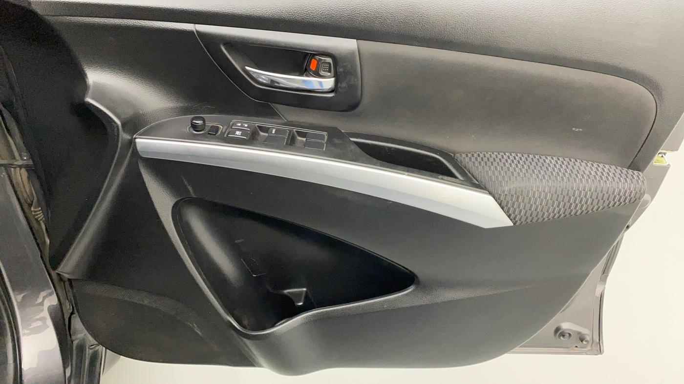 2018 Maruti S Cross ZETA 1.3 SHVS, Diesel, Manual, 58,035 km, Driver Side Door Panels Control