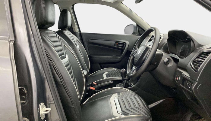 2022 Maruti Vitara Brezza VXI, Petrol, Manual, 67,564 km, Right Side Front Door Cabin