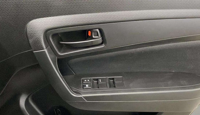 2022 Maruti Vitara Brezza VXI, Petrol, Manual, 67,564 km, Driver Side Door Panels Control