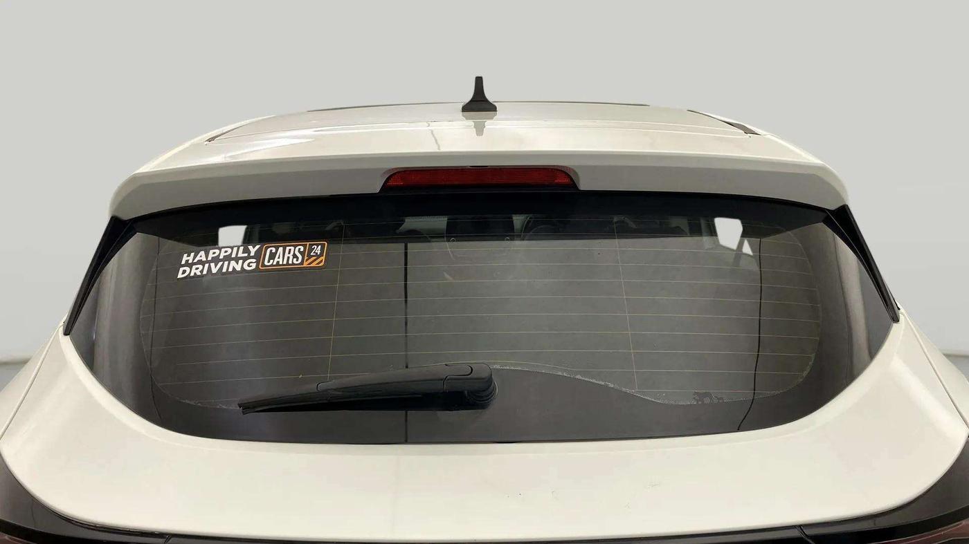 2021 Tata Harrier XZA PLUS 2.0L, Diesel, Automatic, 70,951 km, Rear Windshield