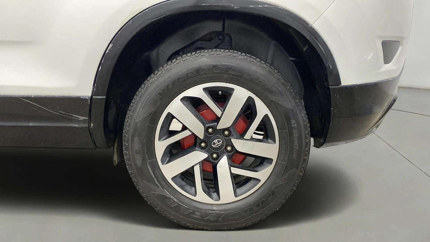 2021 Tata Harrier XZA PLUS 2.0L, Diesel, Automatic, 70,951 km, Left Rear Wheel