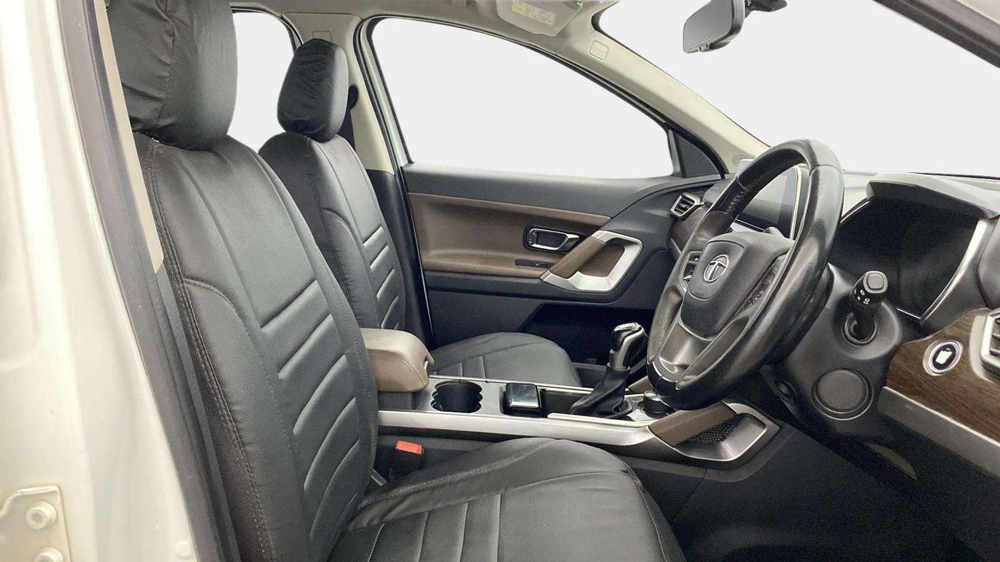 2021 Tata Harrier XZA PLUS 2.0L, Diesel, Automatic, 70,951 km, Right Side Front Door Cabin